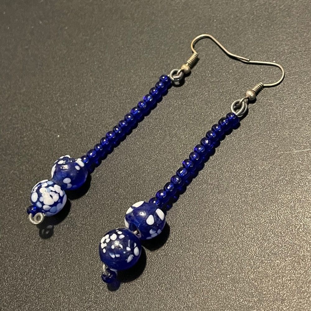 Handmade blue bead earrings - Picture 8 of 11